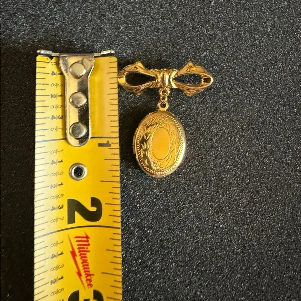 Vintage Monet Gold Tone Locket Brooch/Pin - Picture 6 of 6